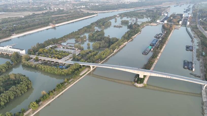 枣庄台儿庄：双龙湖湿地秋意浓 地貌景观美如画