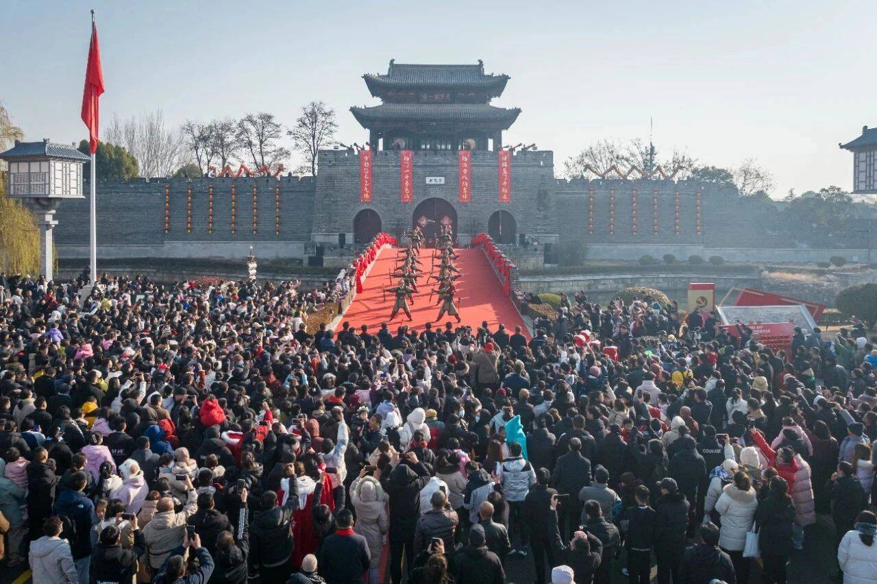 2025福乐枣庄贺年会暨台儿庄古城春节大庙会启动仪式隆重举行