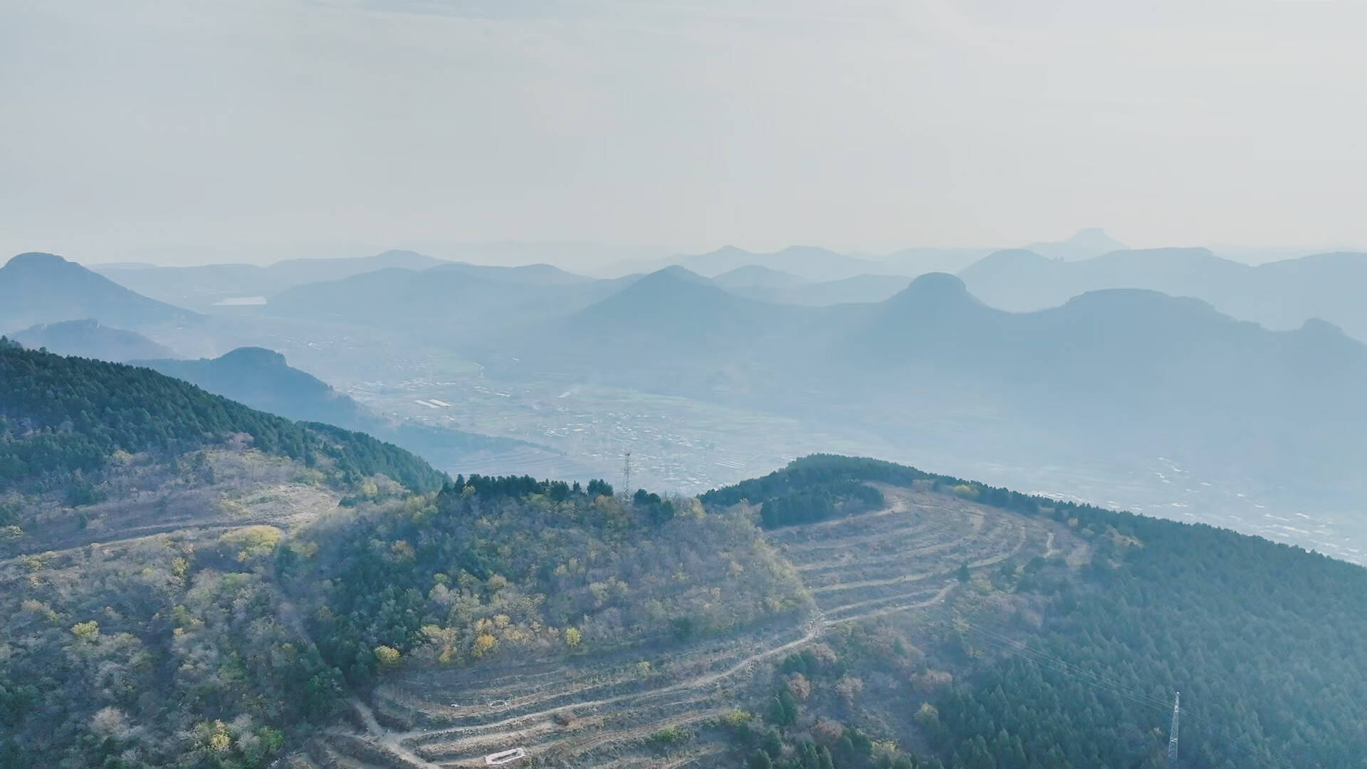 初冬漫步枣庄山亭大焦山，险峰奇石错落有致