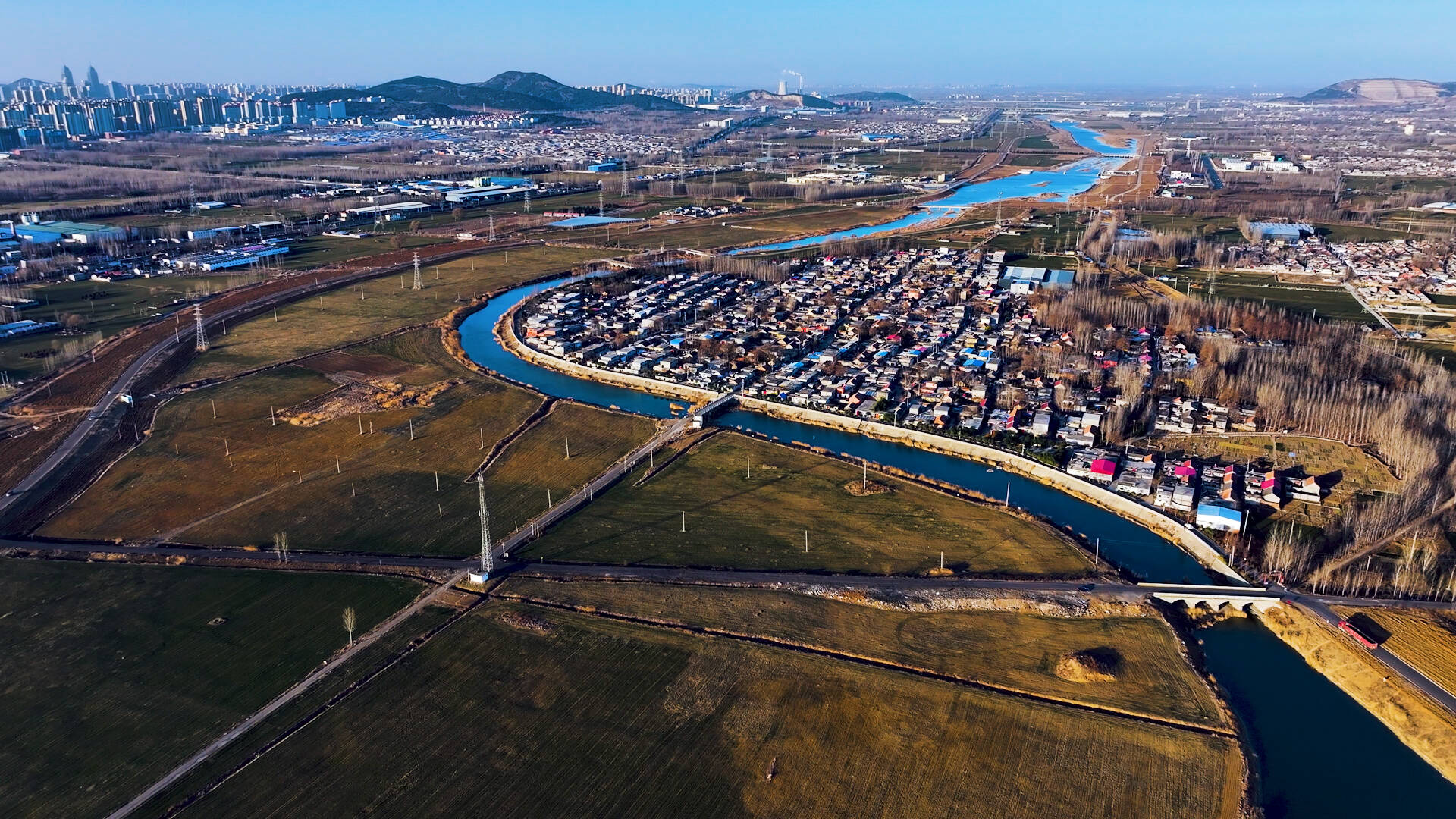 诗画山东丨枣庄：碧水绕村景如画