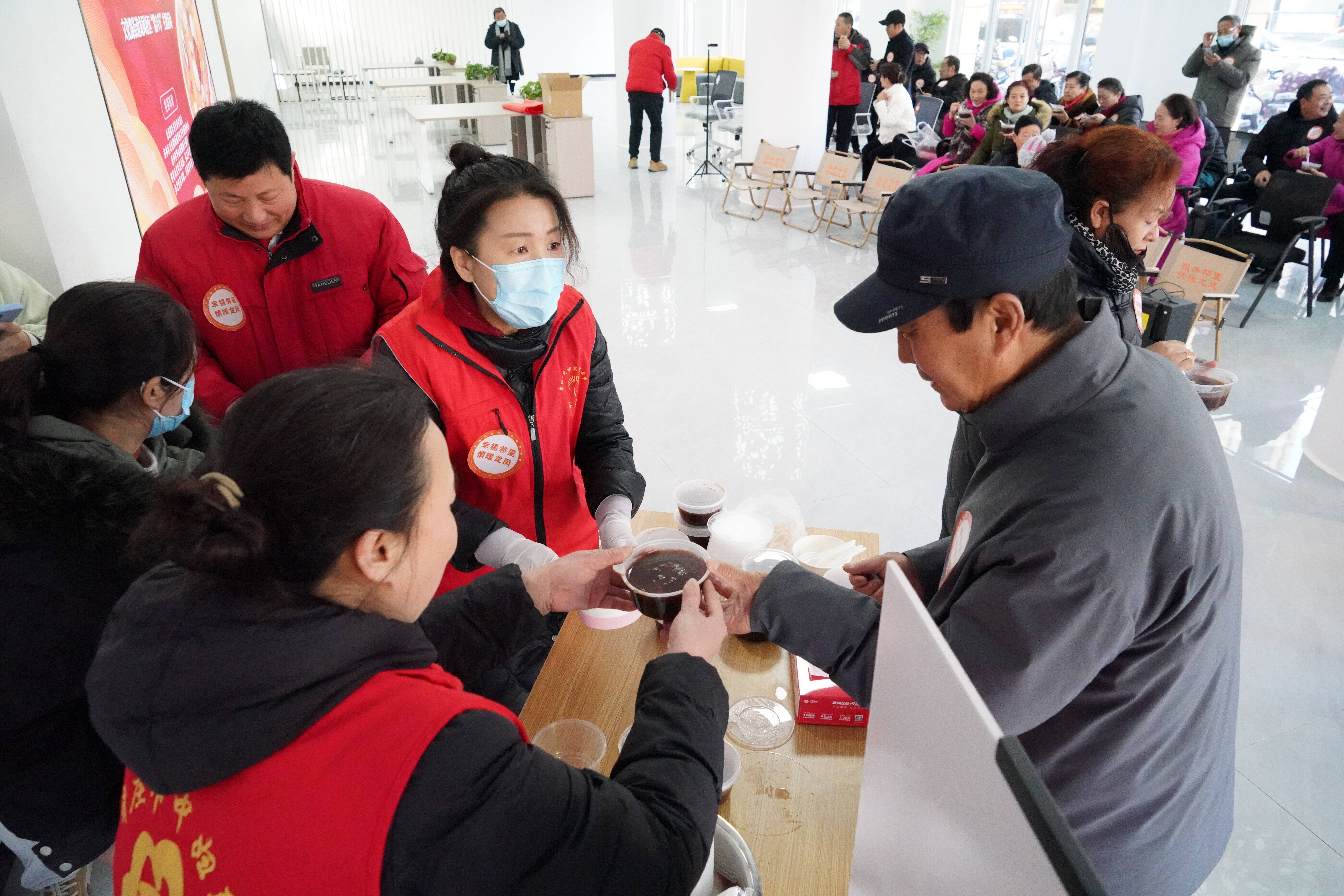 枣庄市市中区：情暖“腊八” 爱在邻里