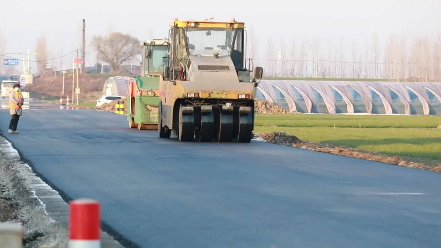 枣庄台儿庄平新庄村连接运河南堤路“四好”农村路主体工程全面完工