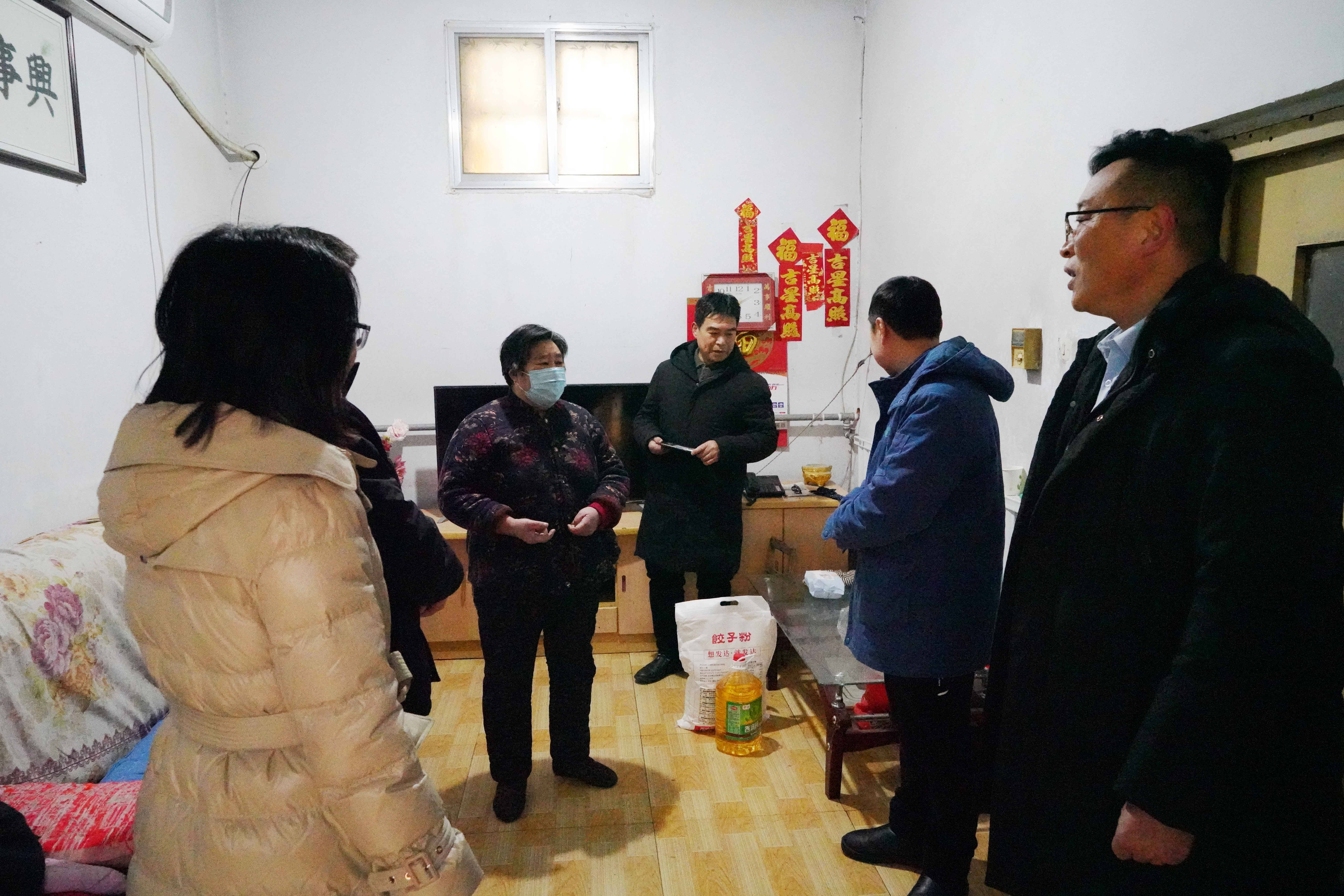 枣庄市市中区：政协委员进社区 走访慰问暖民心