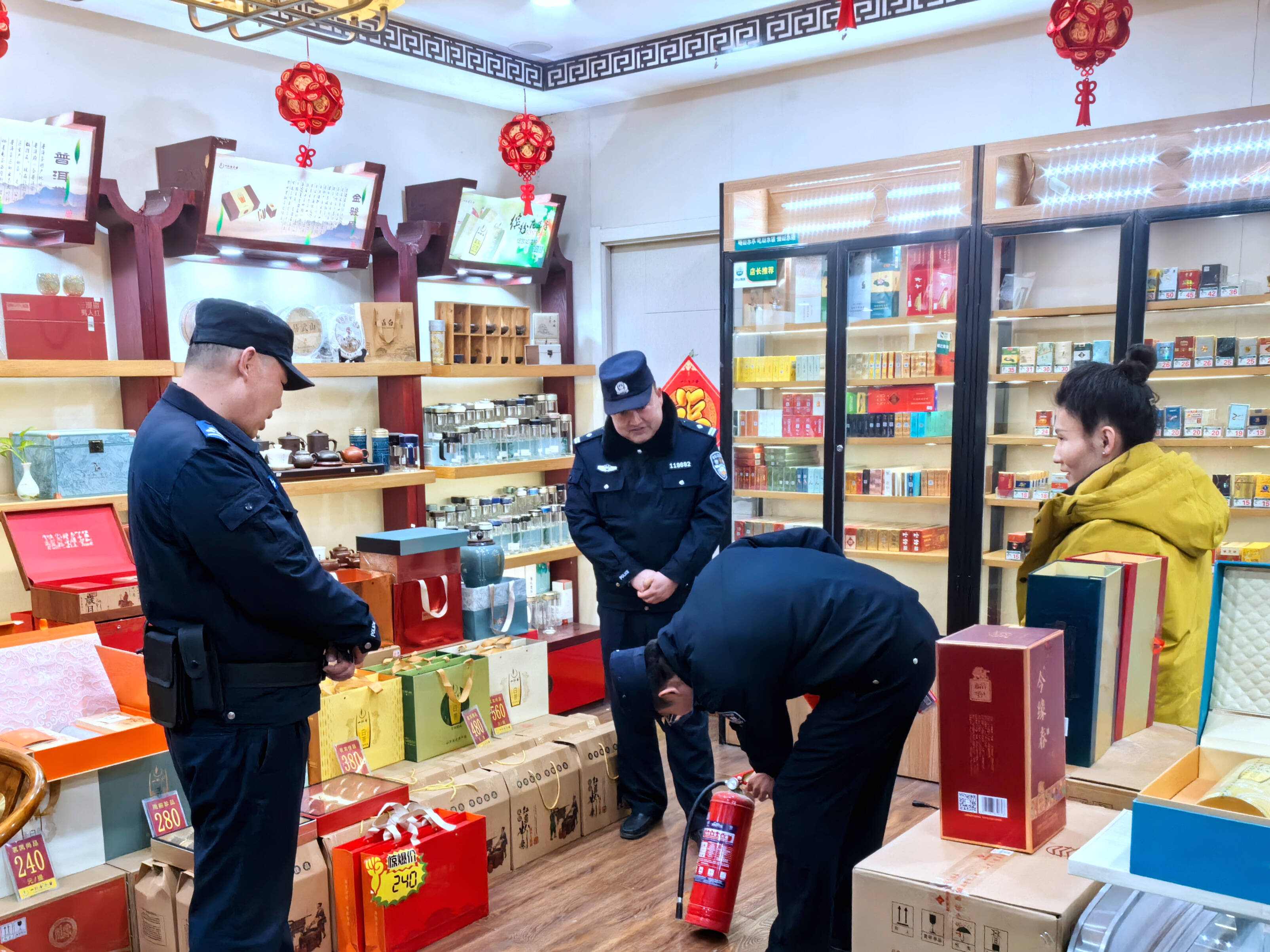枣庄山亭开展“九小场所”检查 筑牢行业安全防线