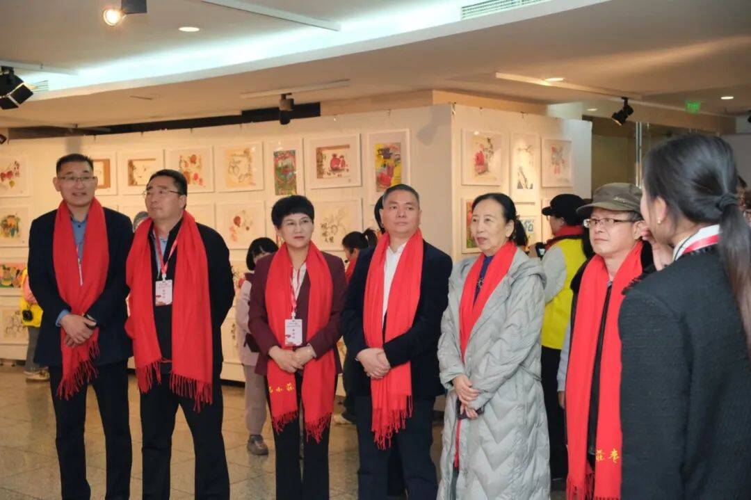 枣庄“小石榴”508幅书画作品亮相北京中华世纪坛