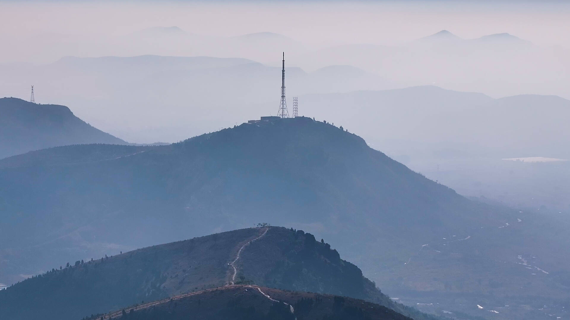诗画山东丨如梦似幻 枣庄晨雾中的群山好似千里江山图