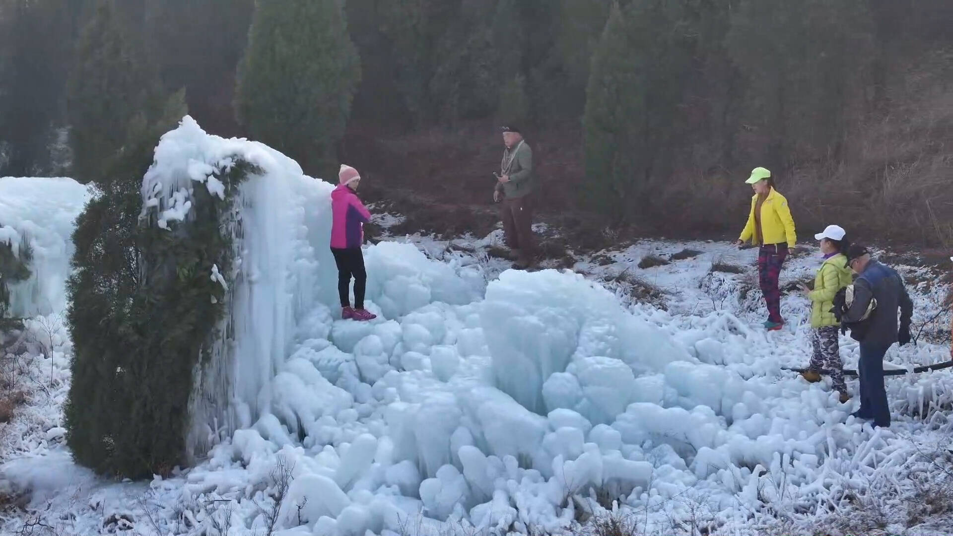 枣庄山亭开展人造冰雪 打造冬日打卡游玩目的地