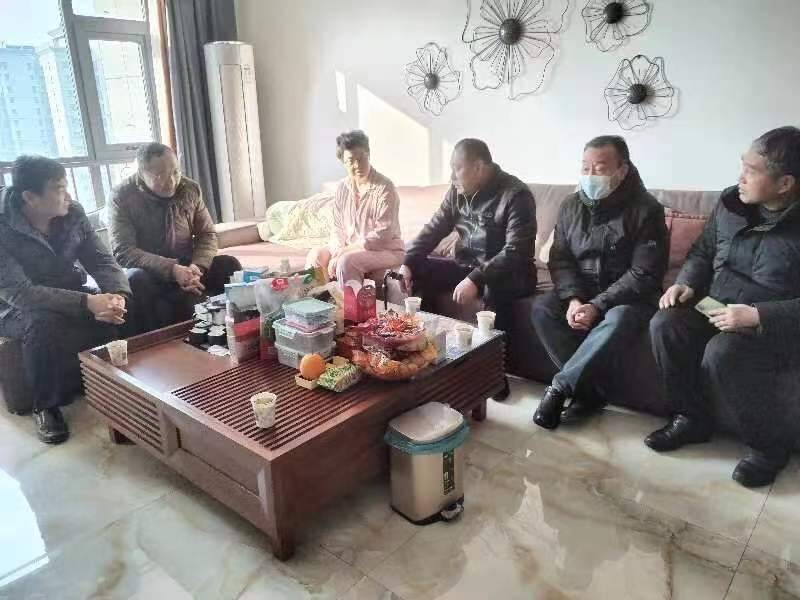 枣庄市市中区齐村镇渴口中心学校：春节走访慰问送祝福